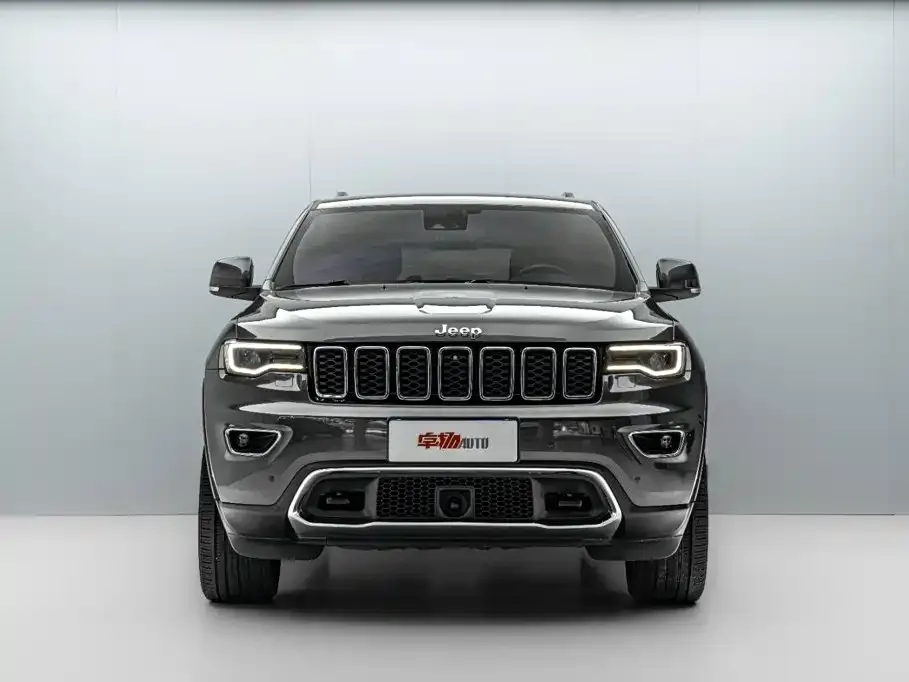 Jeep Grand Cherokee (Import) — фото 10