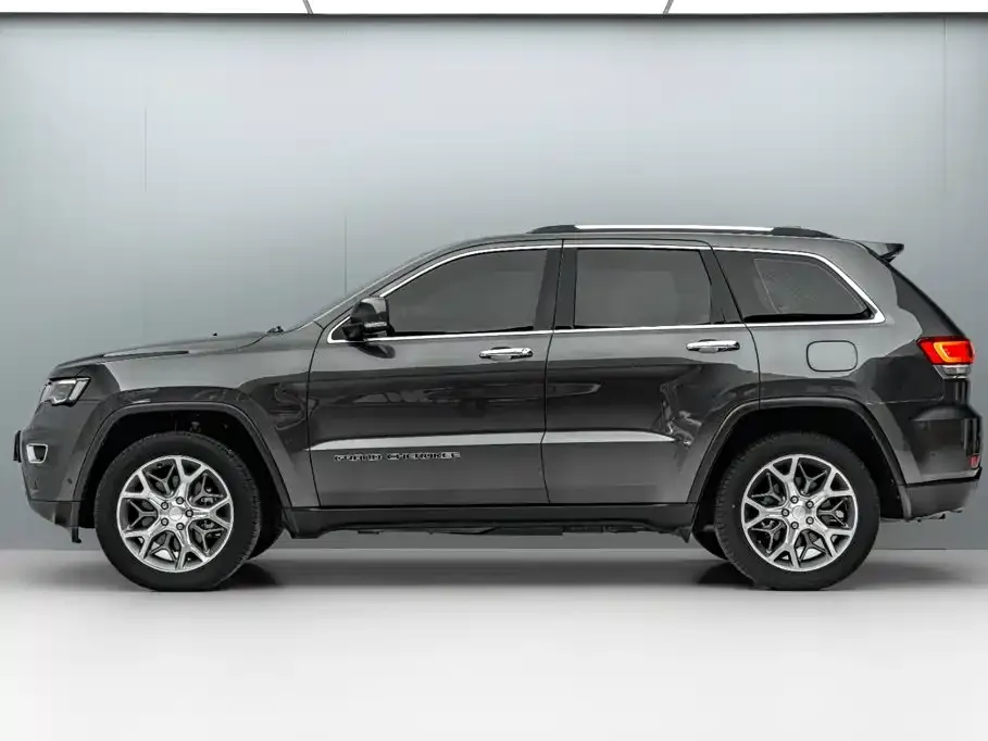 Jeep Grand Cherokee (Import) — фото 2