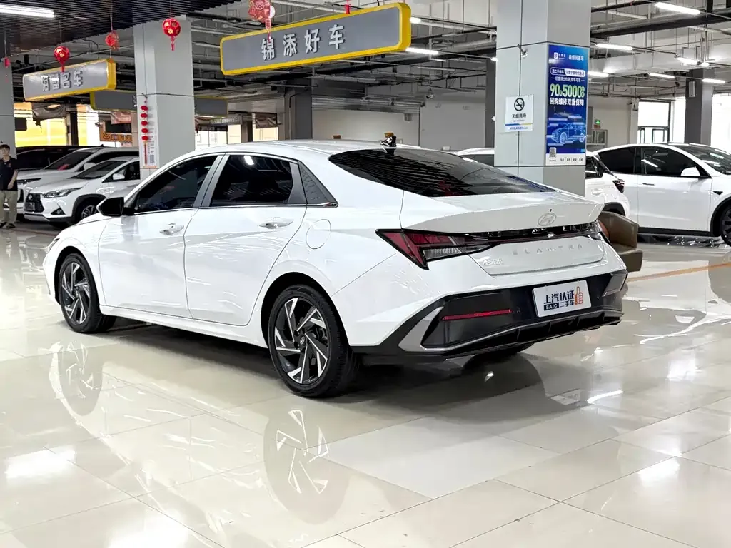 Hyundai Elantra — фото 6