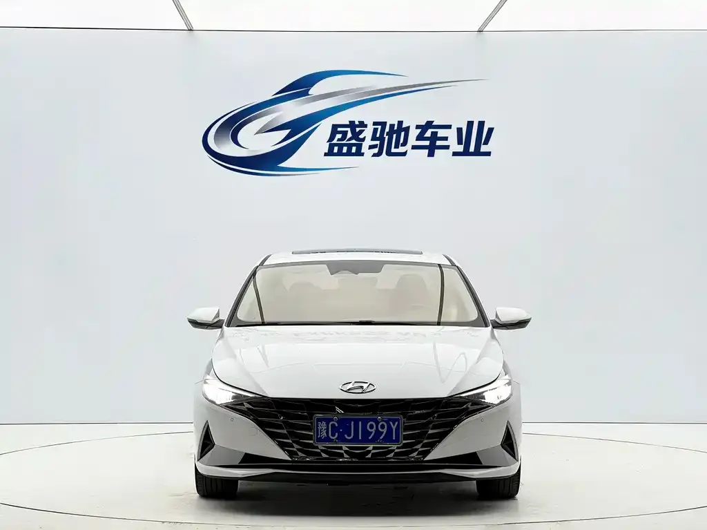 Hyundai Elantra — фото 2