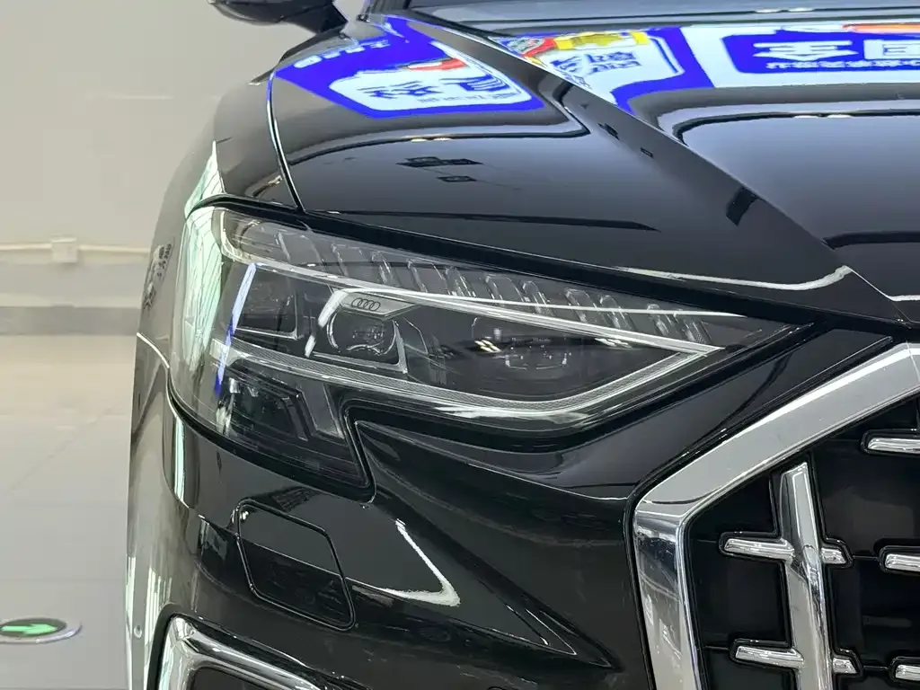 Audi A8 — фото 10