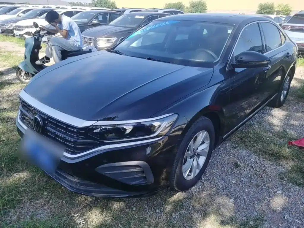 Volkswagen Passat — фото 1