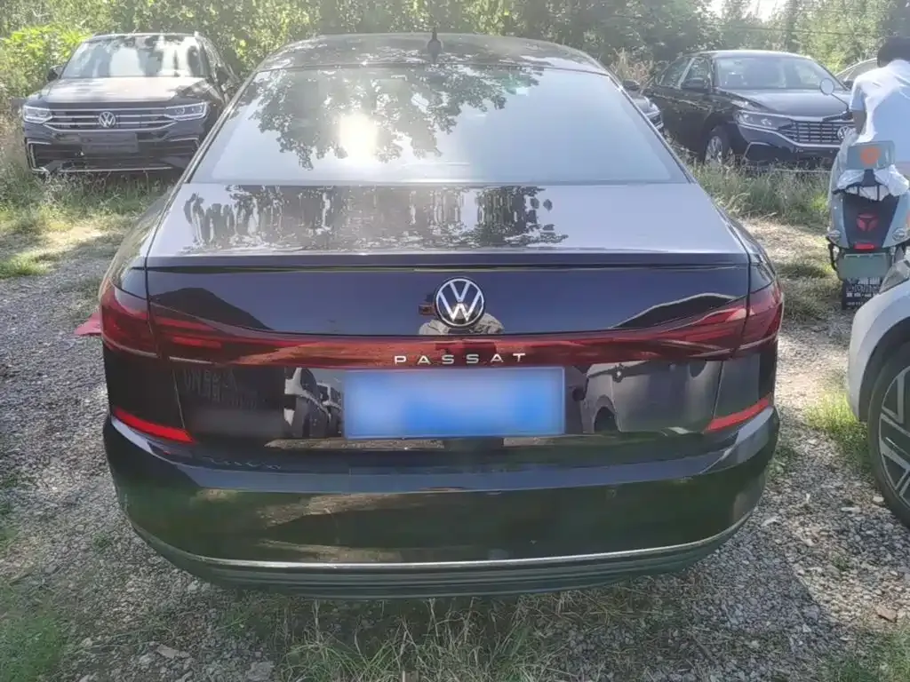 Volkswagen Passat — фото 9