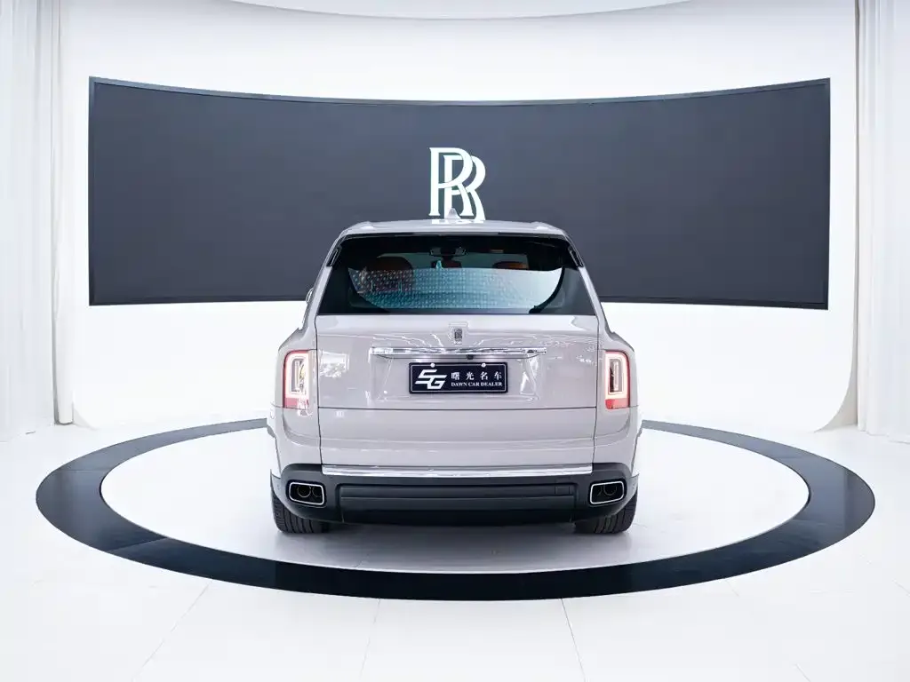 Rolls-Royce Cullinan — фото 9