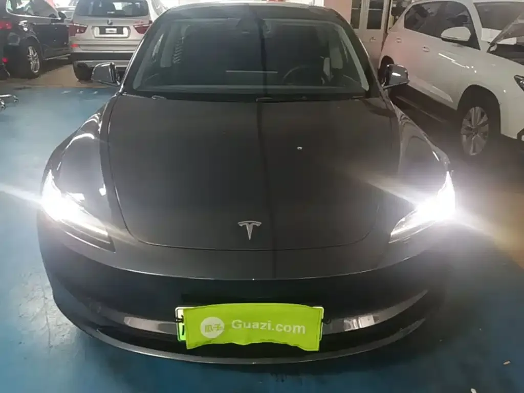 Tesla Model 3 — фото 4