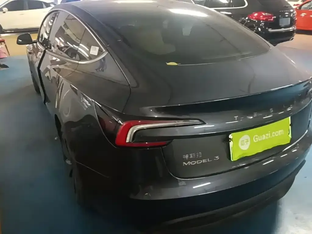 Tesla Model 3 — фото 6