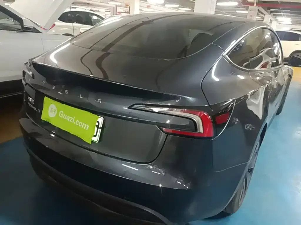 Tesla Model 3 — фото 9