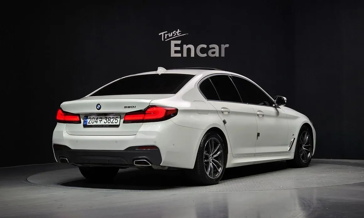 BMW 5-Series — фото 10