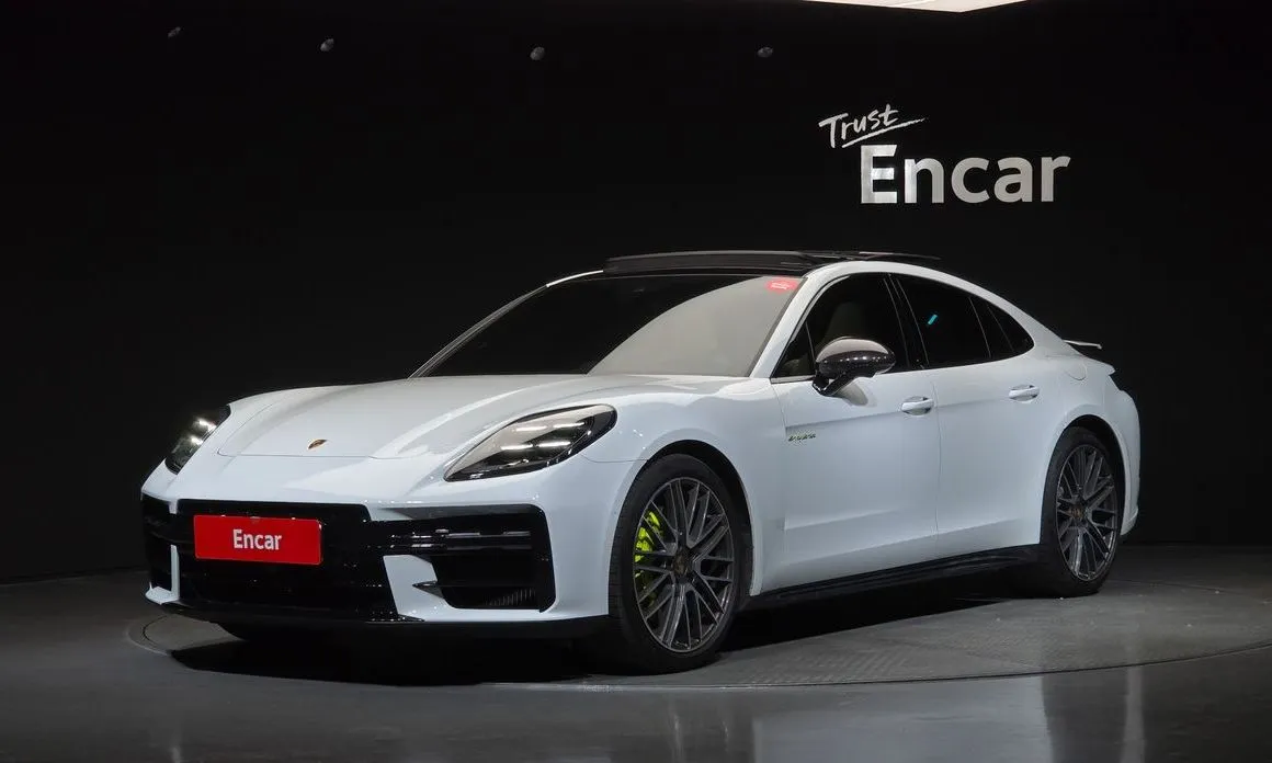 Porsche Panamera — фото 1