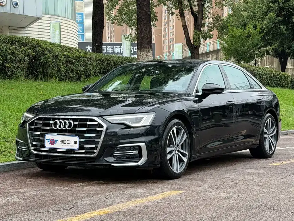Audi A6L — фото 1
