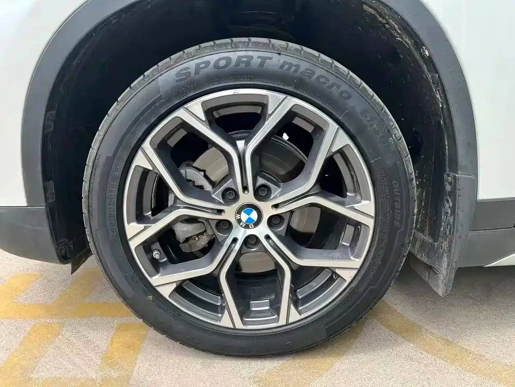 BMW X1 — фото 9