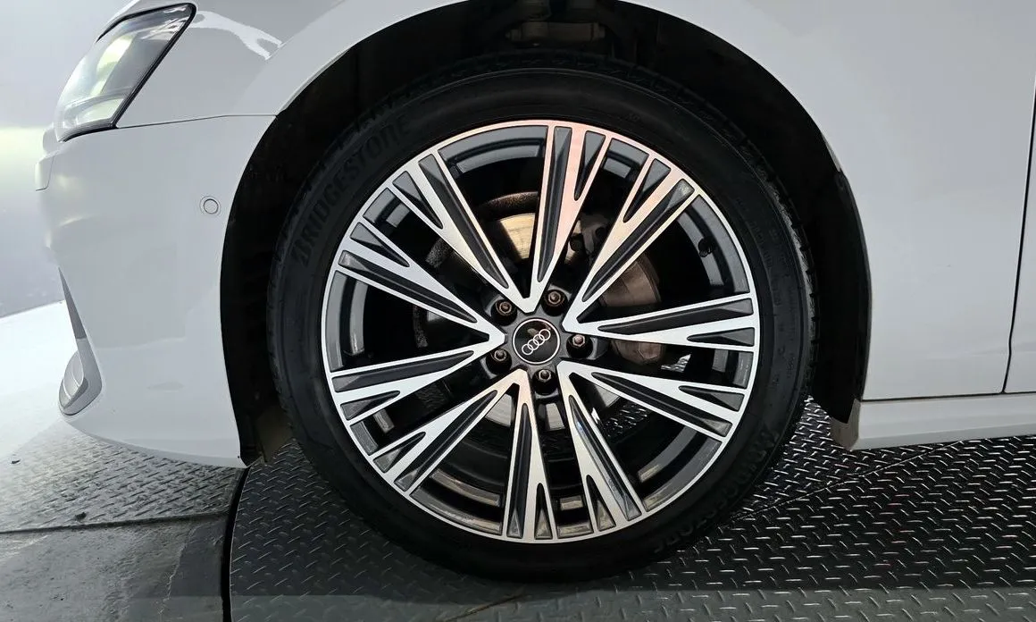 Audi A6 — фото 10