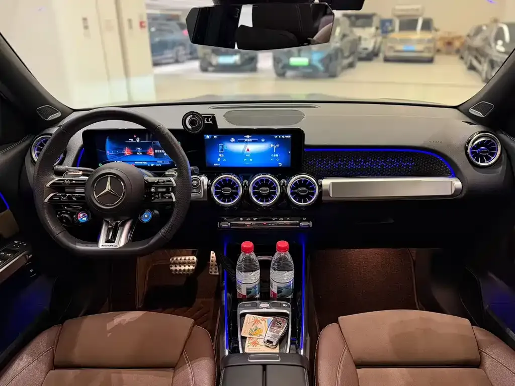 Mercedes-Benz GLB AMG — фото 8