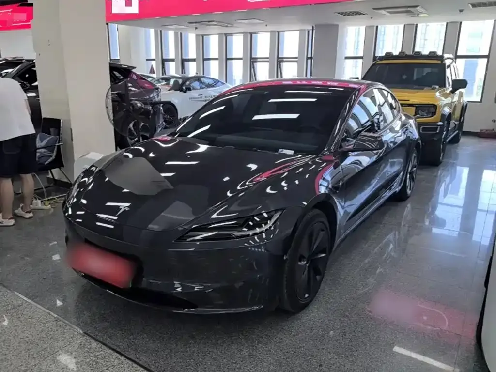 Tesla Model 3 — фото 2