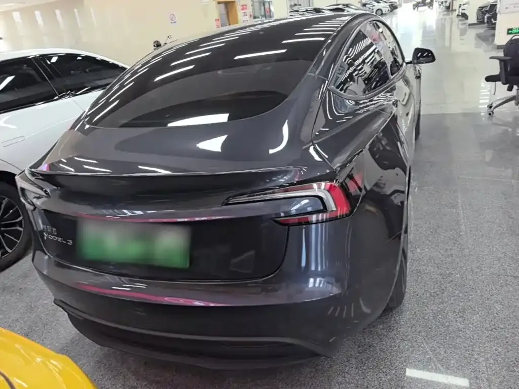 Tesla Model 3 — фото 6