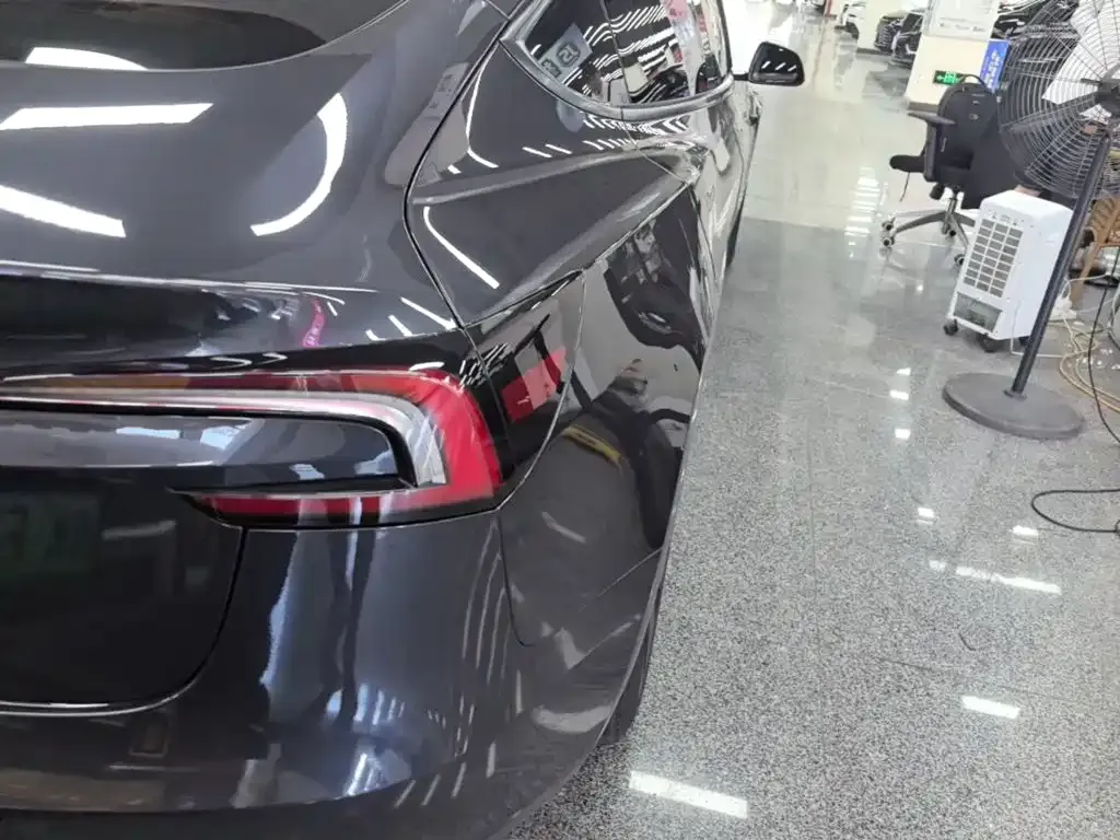 Tesla Model 3 — фото 4