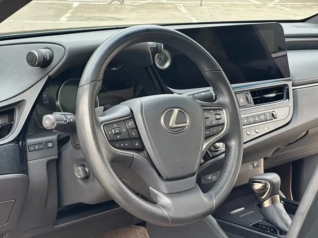 Lexus ES — фото 4