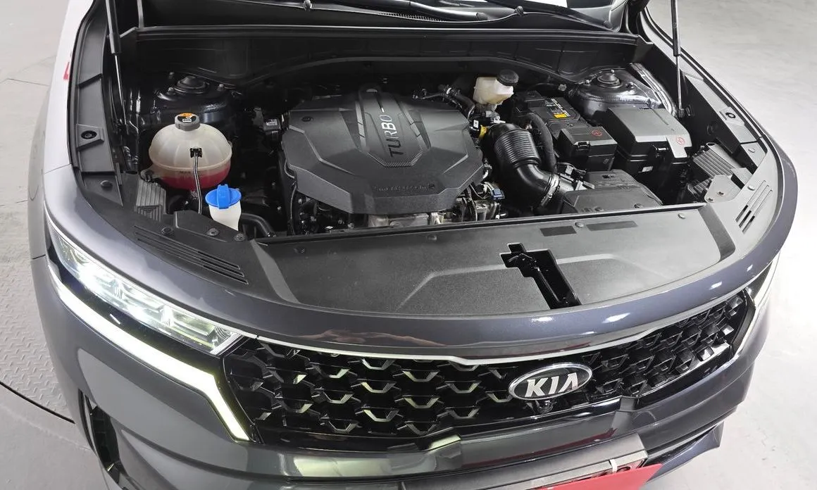 Kia Sorento — фото 9