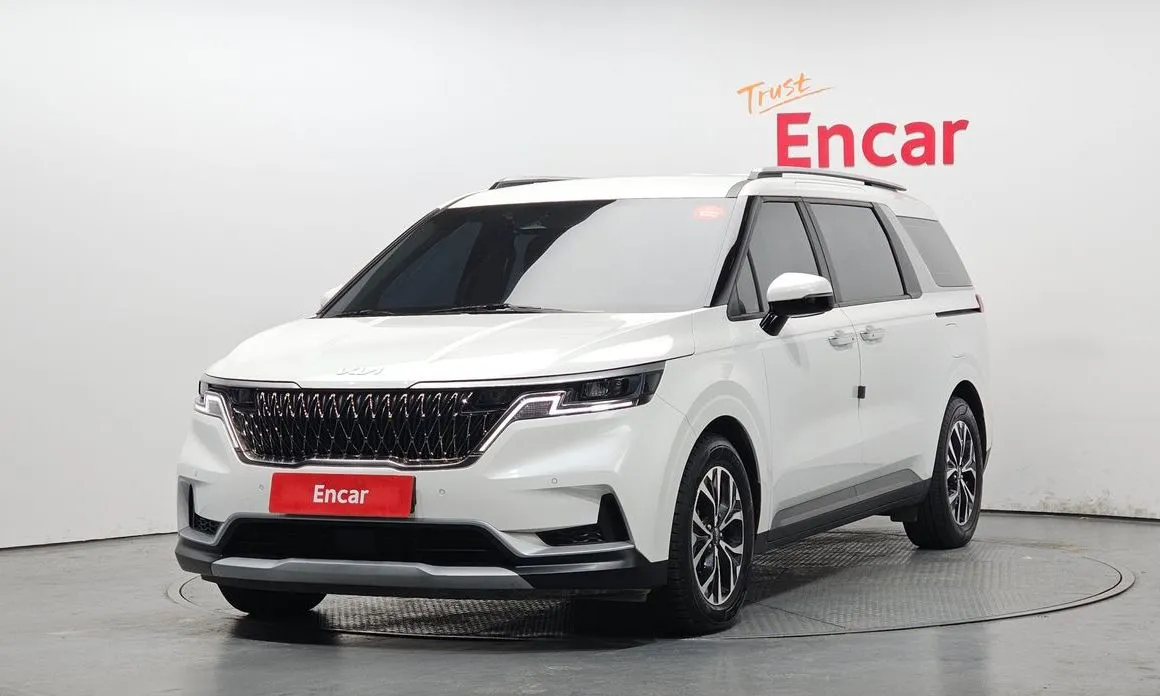 Kia Carnival — фото 1