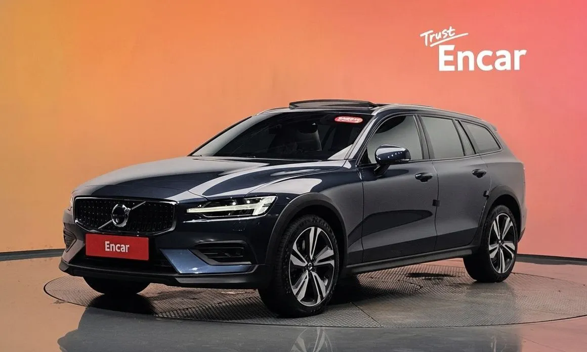 Volvo V60 — фото 1