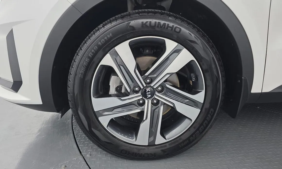 Kia Sorento — фото 8