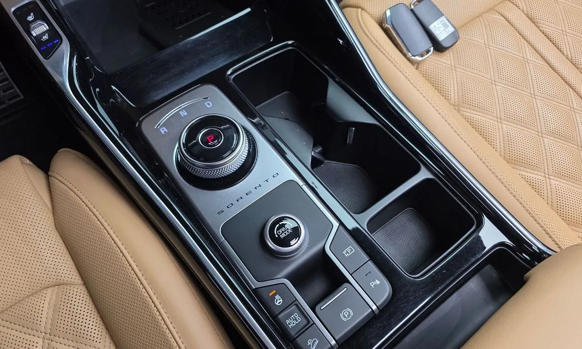 Kia Sorento — фото 9