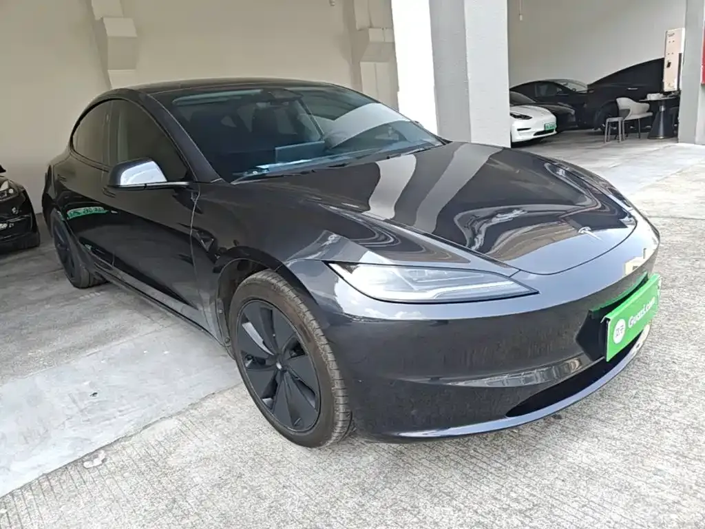 Tesla Model 3 — фото 9