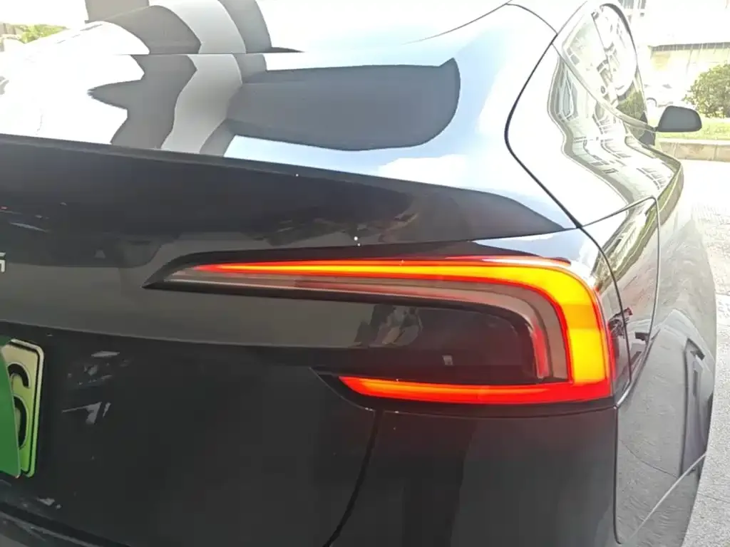 Tesla Model 3 — фото 6