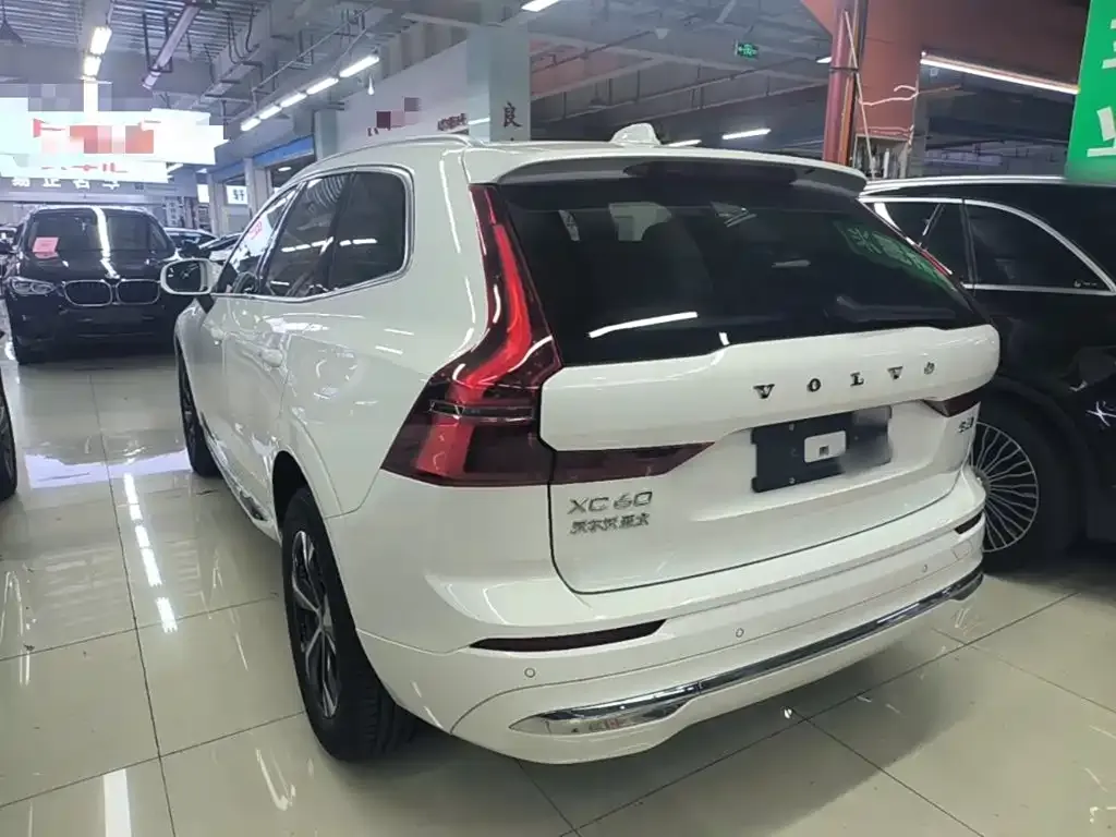 Volvo XC60 — фото 4