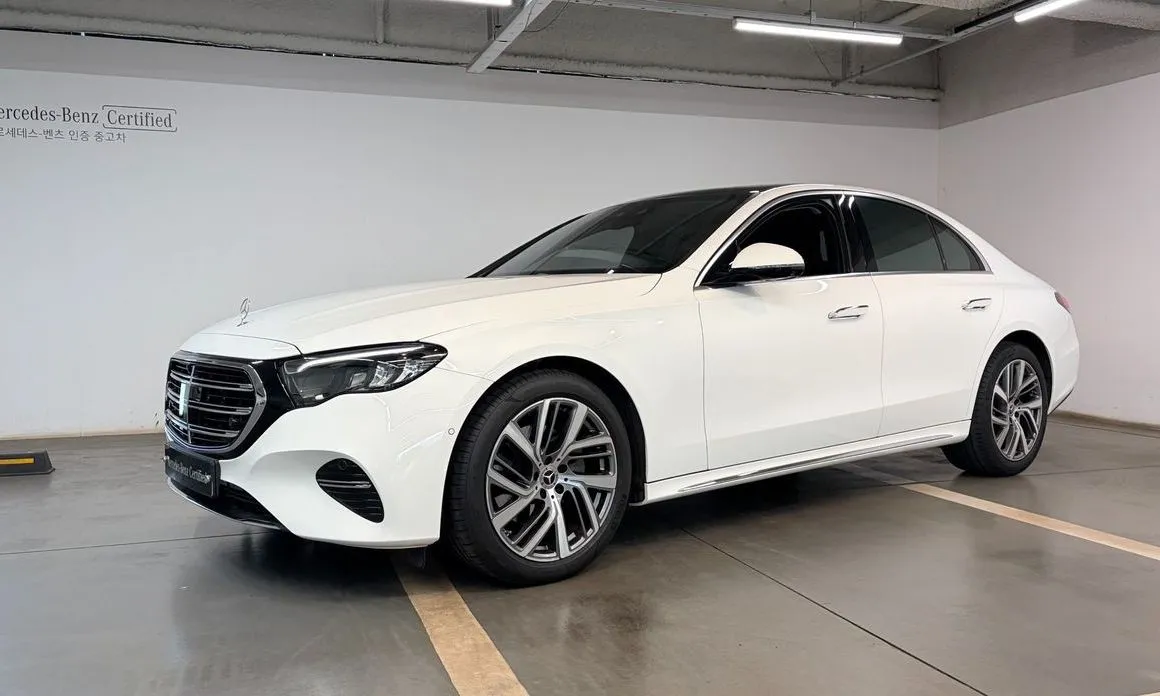 Mercedes-Benz E-Class — фото 1
