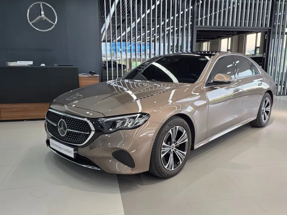 Mercedes-Benz E-Class — фото 1