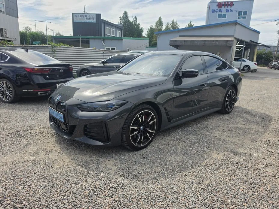 BMW i4 — фото 1