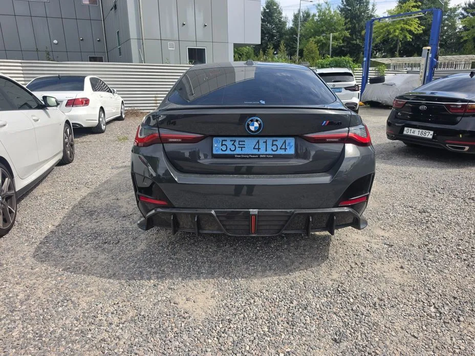 BMW i4 — фото 10