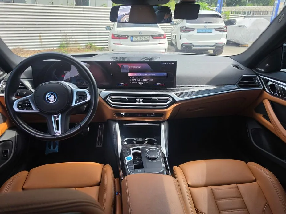 BMW i4 — фото 8