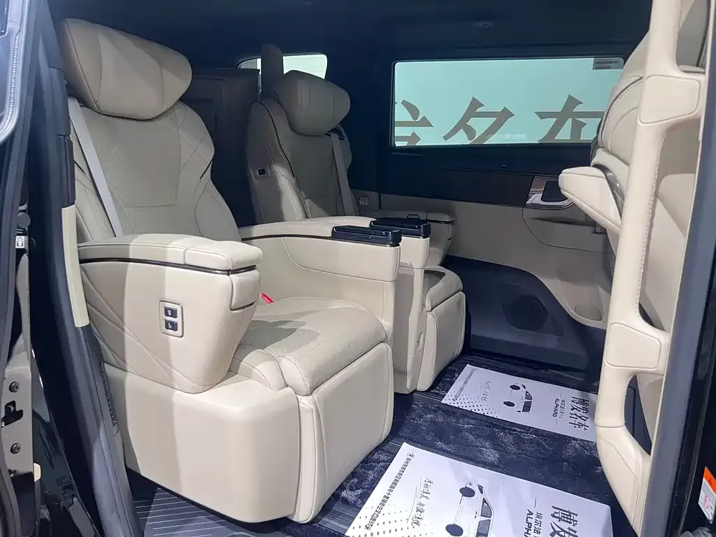 Toyota Vellfire — фото 8