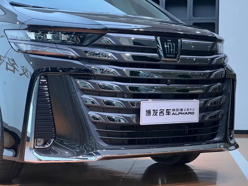 Toyota Vellfire — фото 9