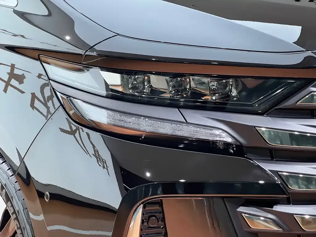 Toyota Vellfire — фото 6