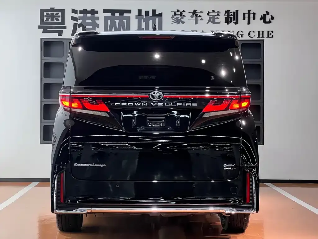 Toyota Vellfire — фото 5
