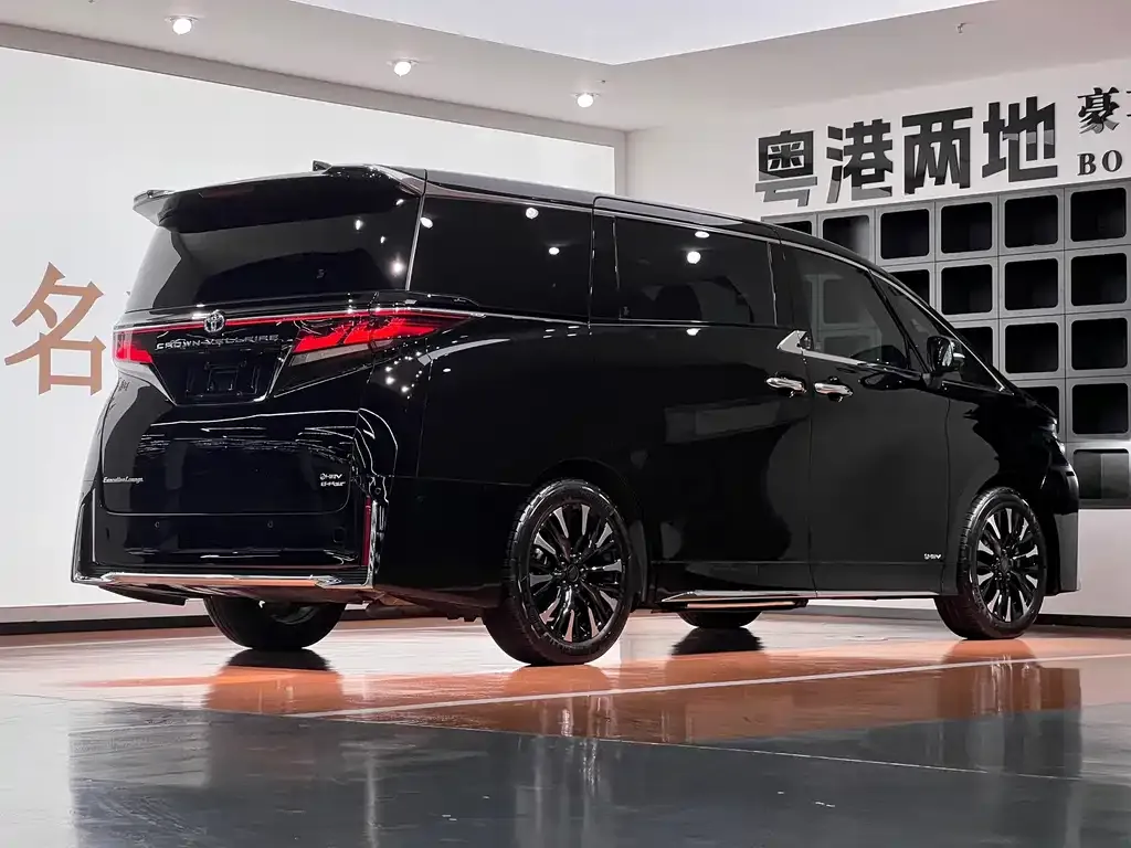 Toyota Vellfire — фото 3