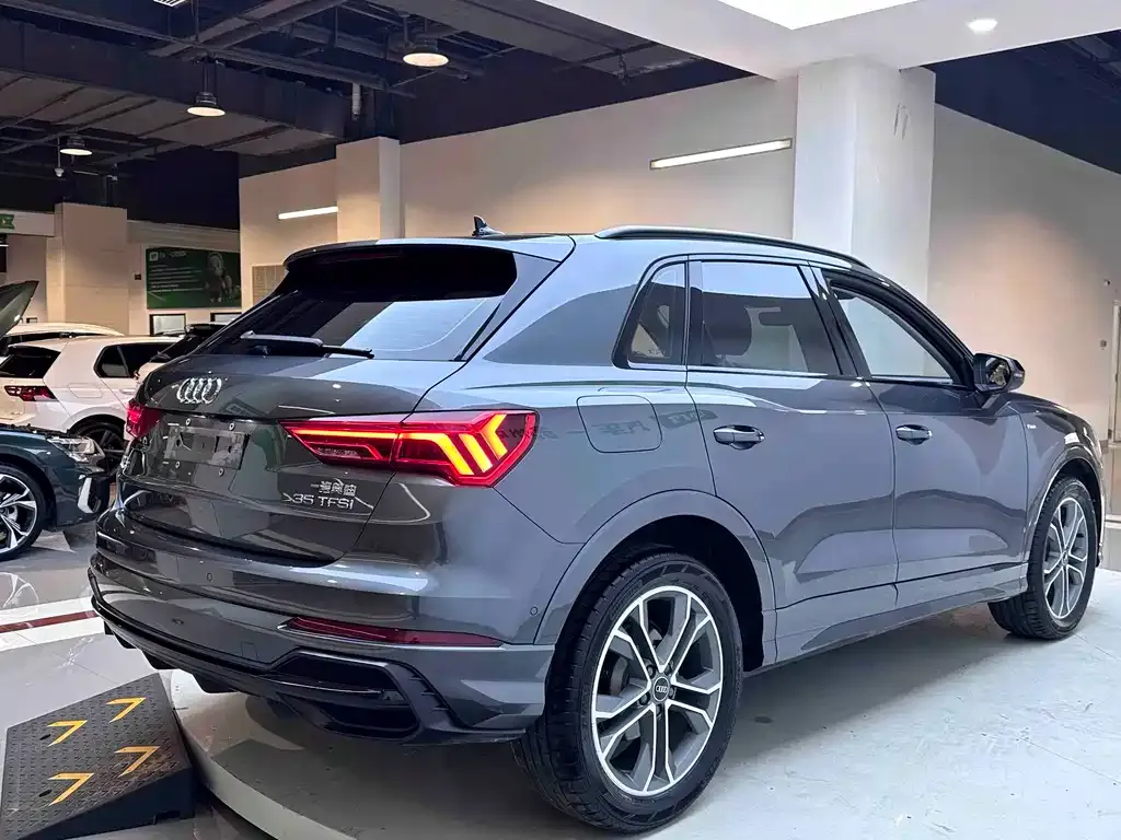 Audi Q3 — фото 7