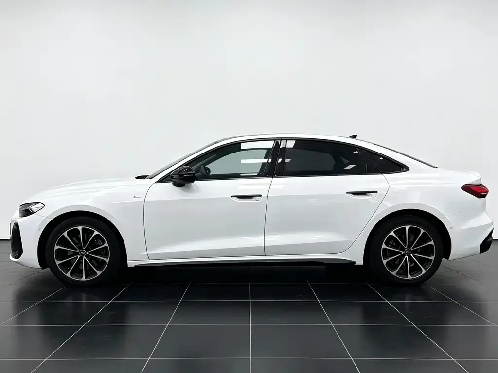 Audi A5L — фото 2