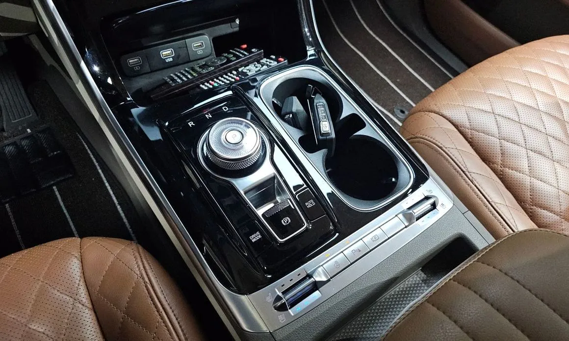 Kia Carnival — фото 10