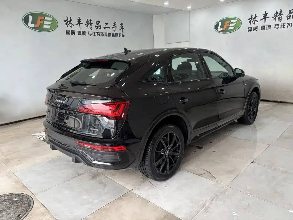 Audi Q5L Sportback — фото 4