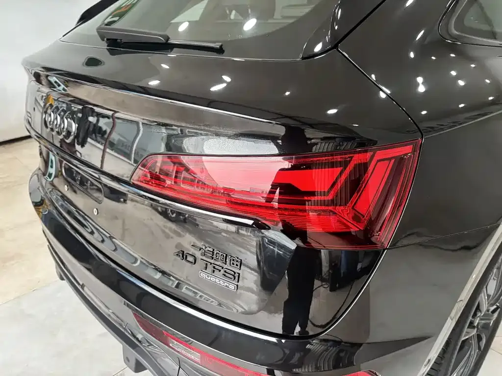 Audi Q5L Sportback — фото 3