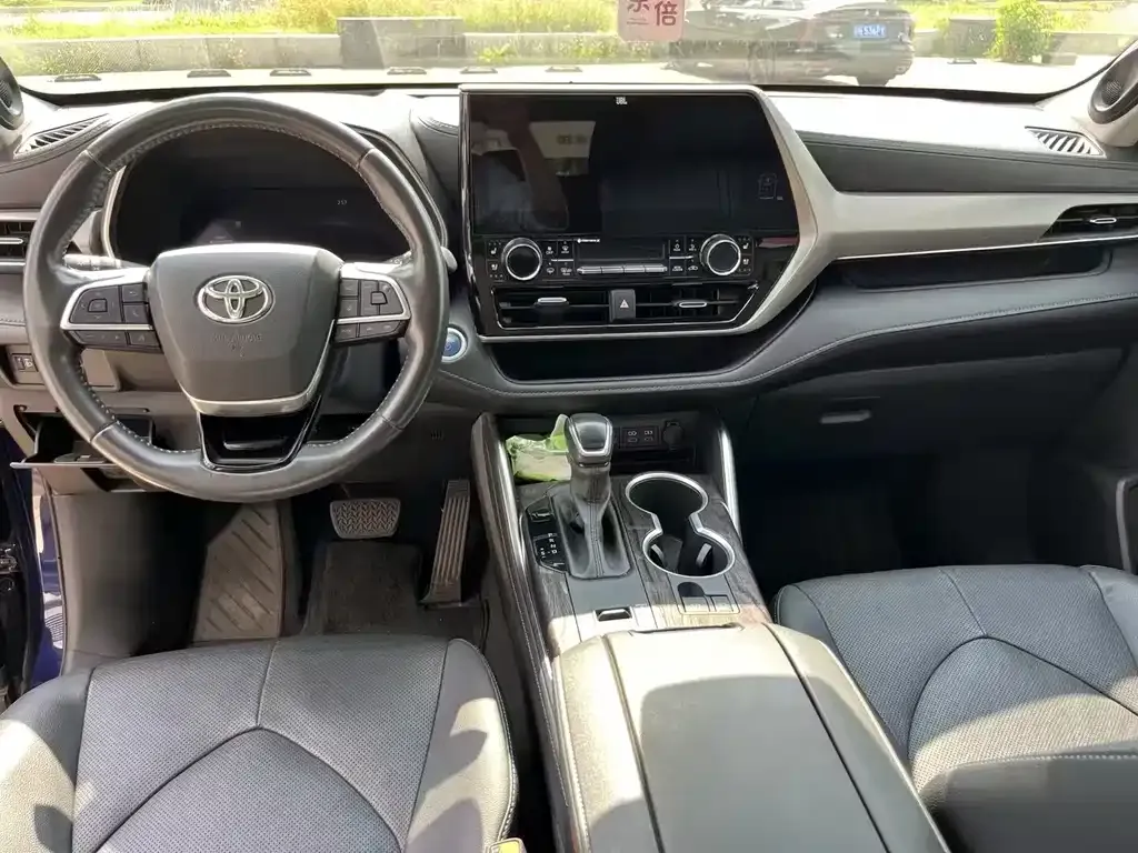 Toyota Highlander — фото 5