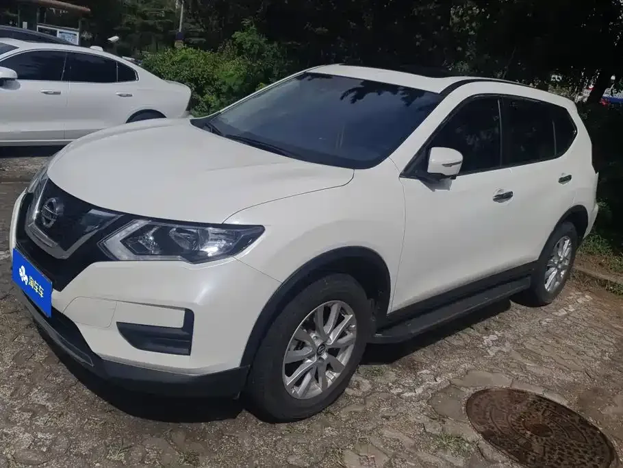 Nissan X-Trail — фото 1