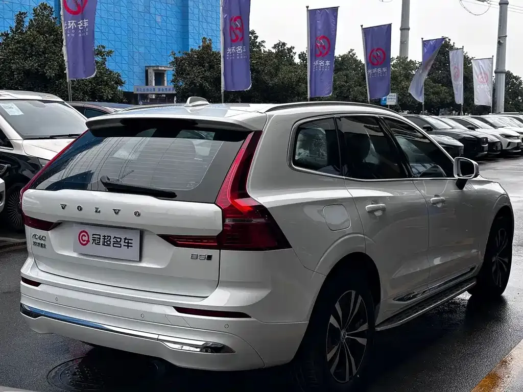 Volvo XC60 — фото 7