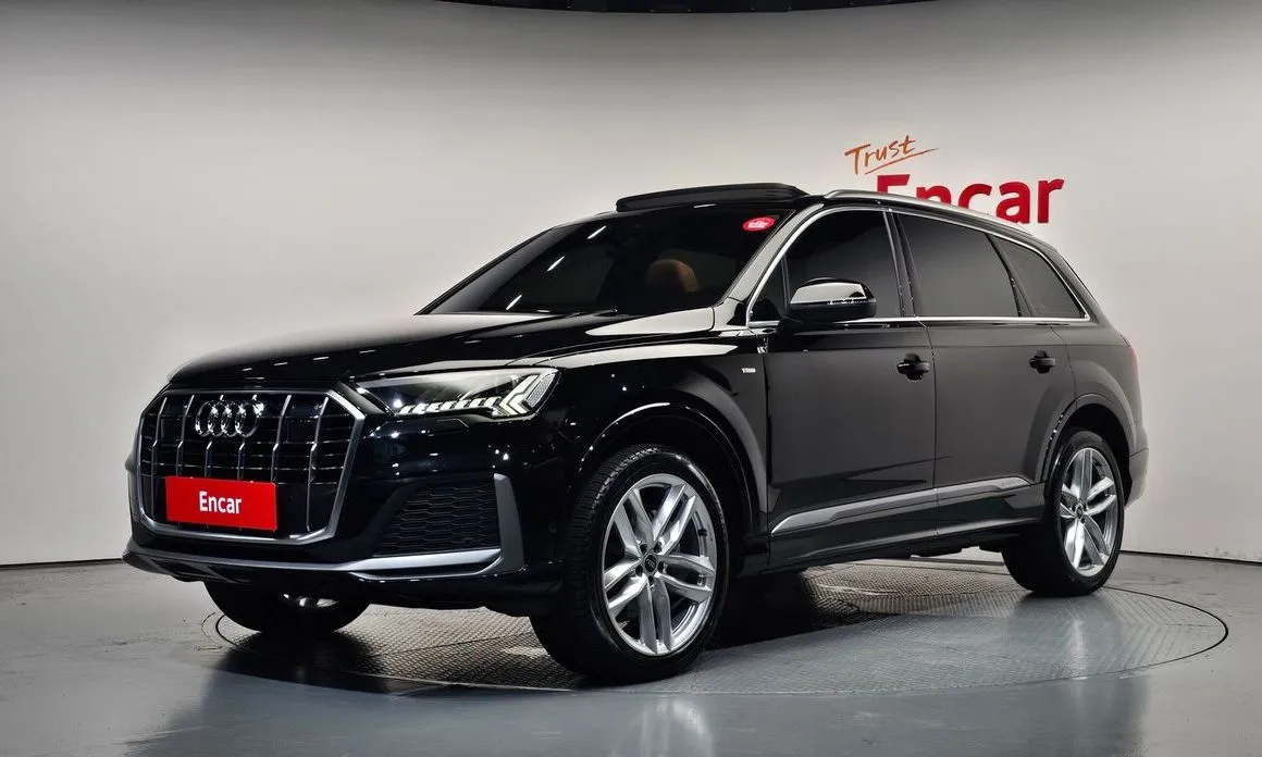 Audi Q7 — фото 1