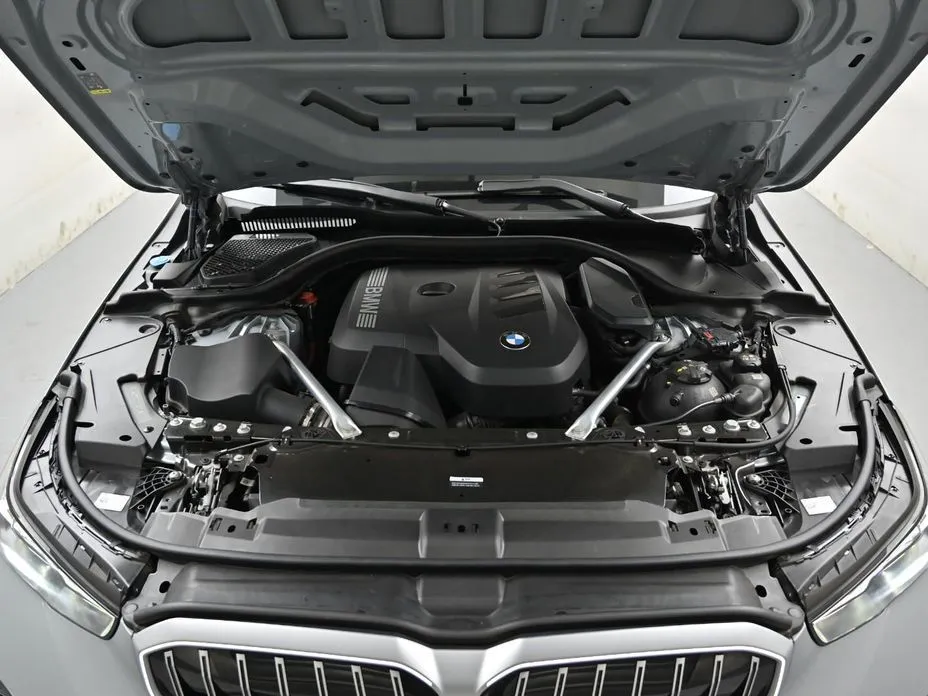 BMW 5-Series — фото 10