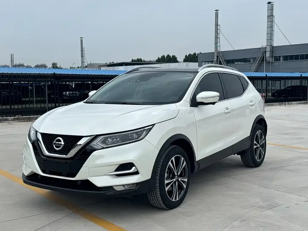 Nissan Qashqai — фото 1